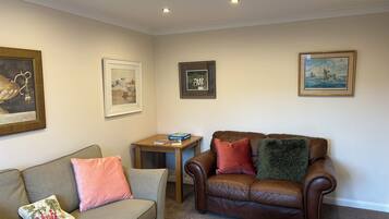 Cottage, 2 Bedrooms | Living area | 32-inch LCD TV with digital channels