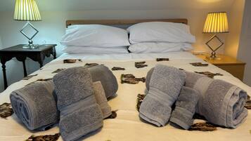 Cottage, 2 Bedrooms | Blackout curtains, iron/ironing board, travel cot, bed sheets