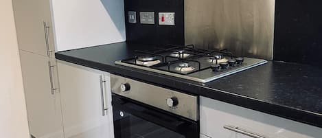 Cottage, 2 Bedrooms | Private kitchen | Fridge, microwave, oven, stovetop