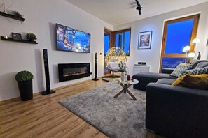 Smart TV, fireplace, ping pong, books - Bansko High-End Stay (Bansko)