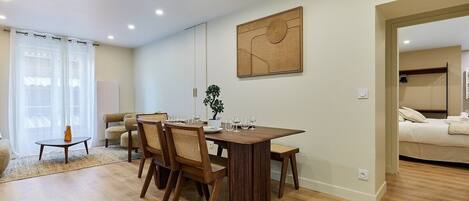 تناول الطعام