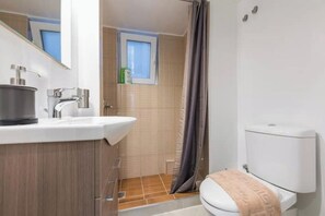 Shower, hair dryer - Cozy apartment (Kallithea)