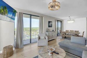 TV - Bluewater 906 by Liquid Life (Orange Beach)