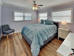 1 bedroom, iron/ironing board, Internet, bed sheets - Beachside Retreat With Garden Views, Grill + Walk to the Beach. (Fort Myers Beach)