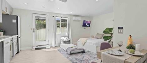 1 chambre, fer et planche à repasser, Wi-Fi, draps fournis