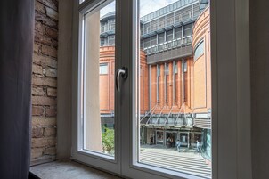 客房内保险箱、遮光窗帘、隔音、熨斗/熨衣板