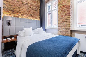 Deluxe Double Room, City View | Peti besi dalam bilik, langsir/tirai gelap terus, kalis bunyi 