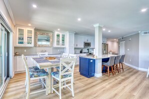 Dining - 🌴New Updates🌞Awesome Bay Views🐬Land's End 4/201☀End Unit (Treasure Island)