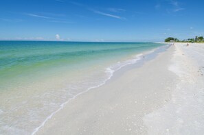 On the beach - 🌴New Updates🌞Awesome Bay Views🐬Land's End 4/201☀End Unit (Treasure Island)