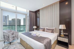 3 slaapkamers, een strijkplank/strijkijzer, wifi