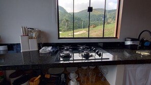 Plaque de cuisson, cafetière/bouilloire, blender