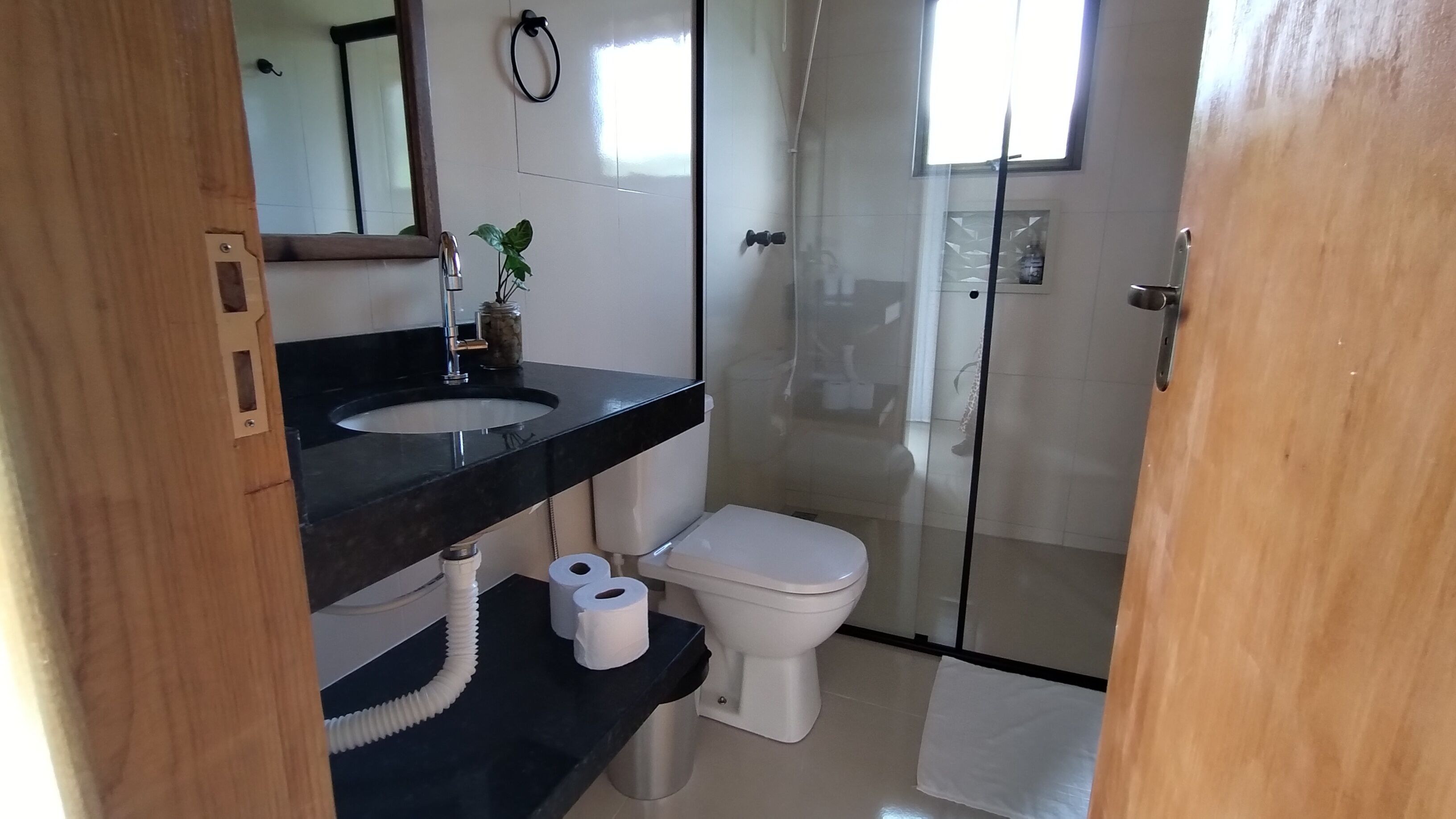 Dusche, Handtücher, Seife, Toilettenpapier