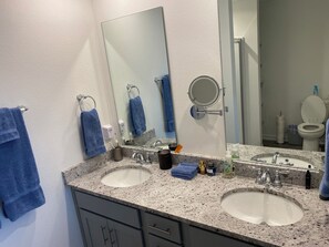 Master bath has dual sinks of vanity mirror and plenty light - 3 BR OBA Brand New. Only 1 mile from wharf amphitheater on Canal Great location. (Orange Beach)