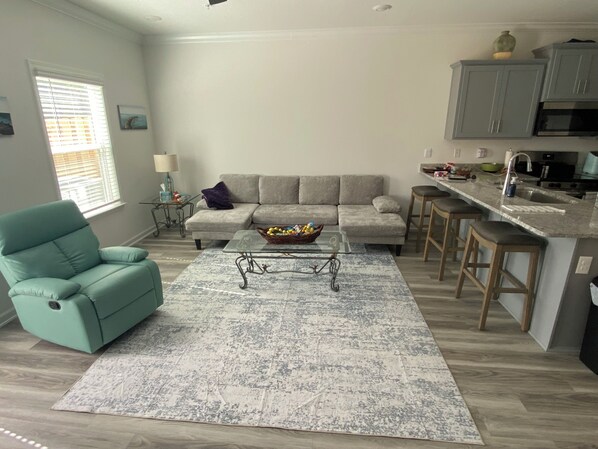 Smart TV, fireplace, stereo