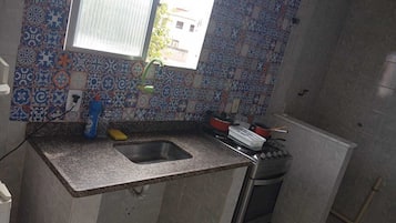 Apartamento básico, vista para a cidade | Cozinha privada
