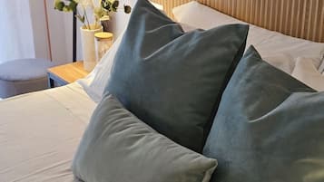 Habitación con 1 cama matrimonial o 2 individuales | Escritorio, tabla de planchar con plancha y wifi gratis