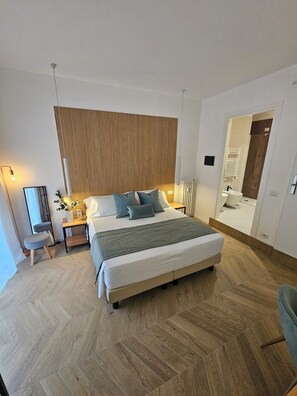 Double or Twin Room, Balcony | Down comforters, desk, laptop workspace, iron/ironing board - Lilla Suites - Musei Vaticani (Rome)