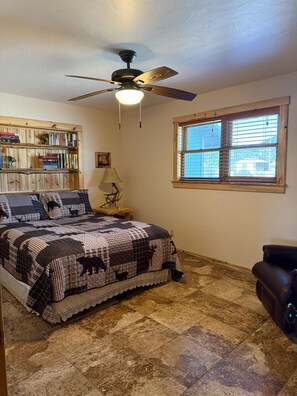 4 bedrooms, WiFi, bed sheets
