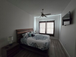 3 bedrooms, WiFi, bed sheets - Oasis on the Bay with pool and pier (Rockport)