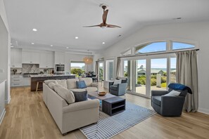 Smart TV, video games - Ocean Views & Surf Fishing Paradise at The Point – Perfect Family Escape! (Emerald Isle)