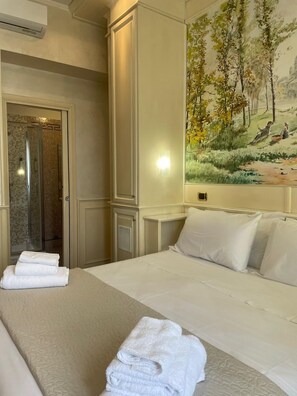 Deluxe Room, City View | In-room safe, laptop workspace, free WiFi - Dama Opera Elegantia Rooms (Rome)