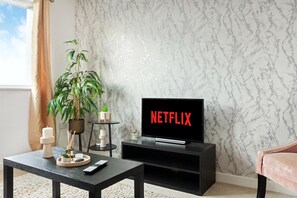 Apartment | Living area - Apartmentsleeps4-parking-wifi-petfriendly-citystay (Nottingham)