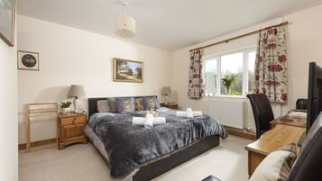 2 chambres, fer et planche Ă repasser, Wi-Fi, draps fournis