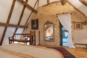 3 chambres, fer et planche à repasser, Wi-Fi gratuit, draps fournis