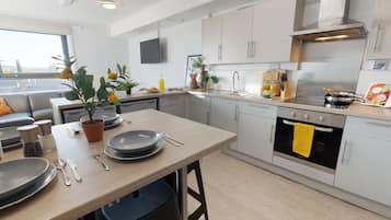 Apartment, 4 Bedrooms, Non Smoking | Private kitchen