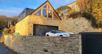 Luxury 1 Bed Coach House