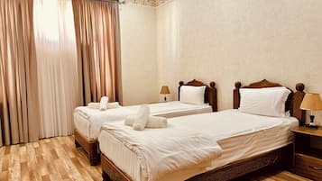 Standard Δίκλινο Δωμάτιο (Double ή Twin), Θέα στην Αυλή | 1 υπνοδωμάτιο, χρηματοκιβώτιο στο δωμάτιο, γραφείο