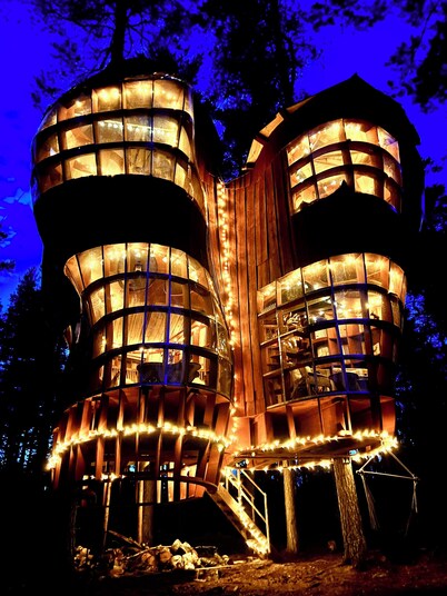 Incredible tree house on your own private island on a huge lake