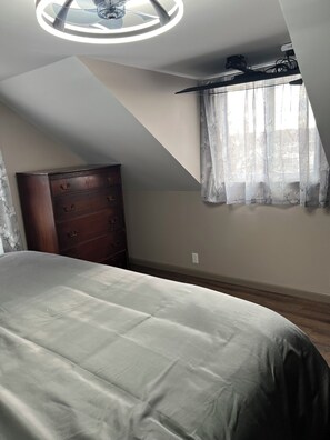 5 Schlafzimmer, BĂŒgeleisen/BĂŒgelbrett, kostenloses WLAN, BettwĂ€sche