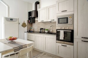 Geladeira, fogão, cooktop, lava-louças