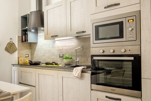 Geladeira, fogão, cooktop, lava-louças