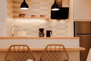 Micro-ondes, four, plaque de cuisson, lave-vaisselle
