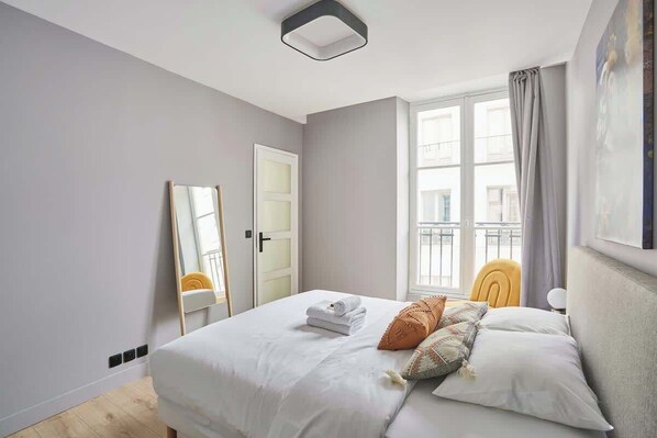 1 bedroom, iron/ironing board, WiFi, bed sheets - Charming apartment 1BR - Montorgueil/Sentier (Paris)