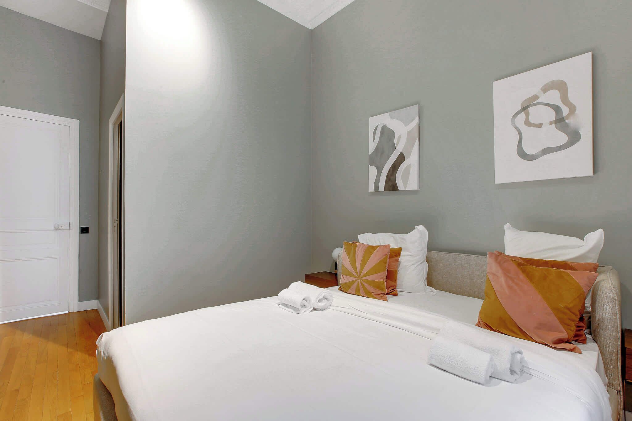 1 chambre, fer et planche à repasser, Wi-Fi, draps fournis