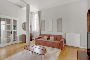 TV - Charming 1BR Parisian cocoon with all comforts (Paris)