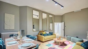 Unclassified image, 3 of 28, button - Elegant apartment - 16th arrondissement (Paris)