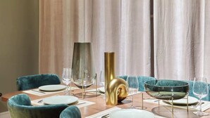 Unclassified image, 5 of 28, button - Elegant apartment - 16th arrondissement (Paris)