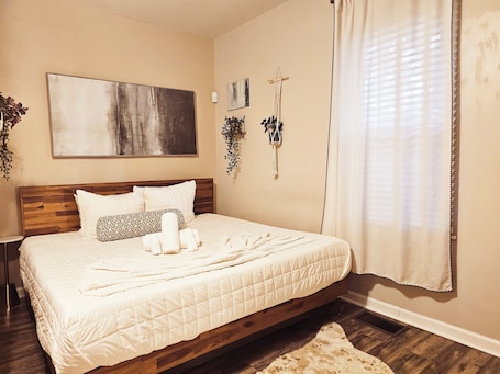 1 bedroom, desk, iron/ironing board, free WiFi. Cozy NoDa Stay Near Uptown