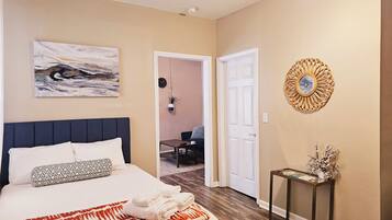 1 slaapkamer, een bureau, wifi, beddengoed