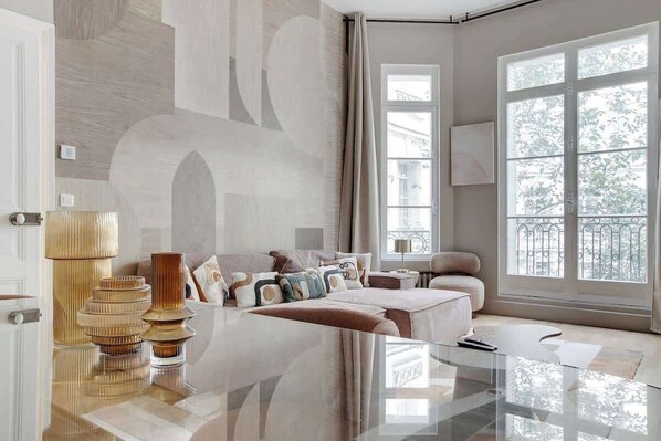 TV - Elegant air-conditioned apartment - Arc de Triomphe (Paris)