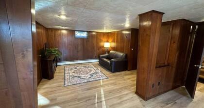Spacious 4-bedroom house in awesome Wayne with WiFi
