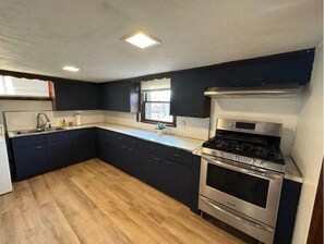 Fridge, microwave, oven, coffee/tea maker