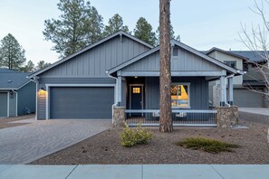 Exterior - 3-BR Route 66 Home  A/C & Hot Tub • Near Downtown (Flagstaff)