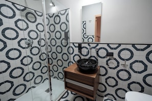 Superior Double Room | Bathroom