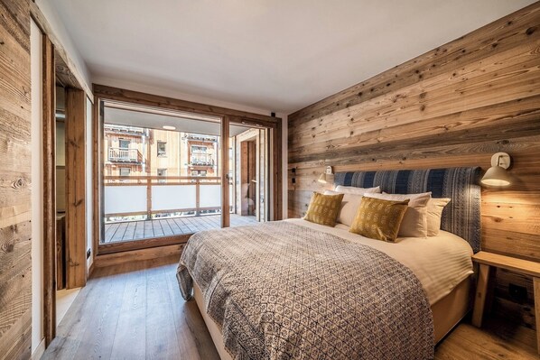 4 habitaciones, tabla de planchar con plancha y acceso a internet