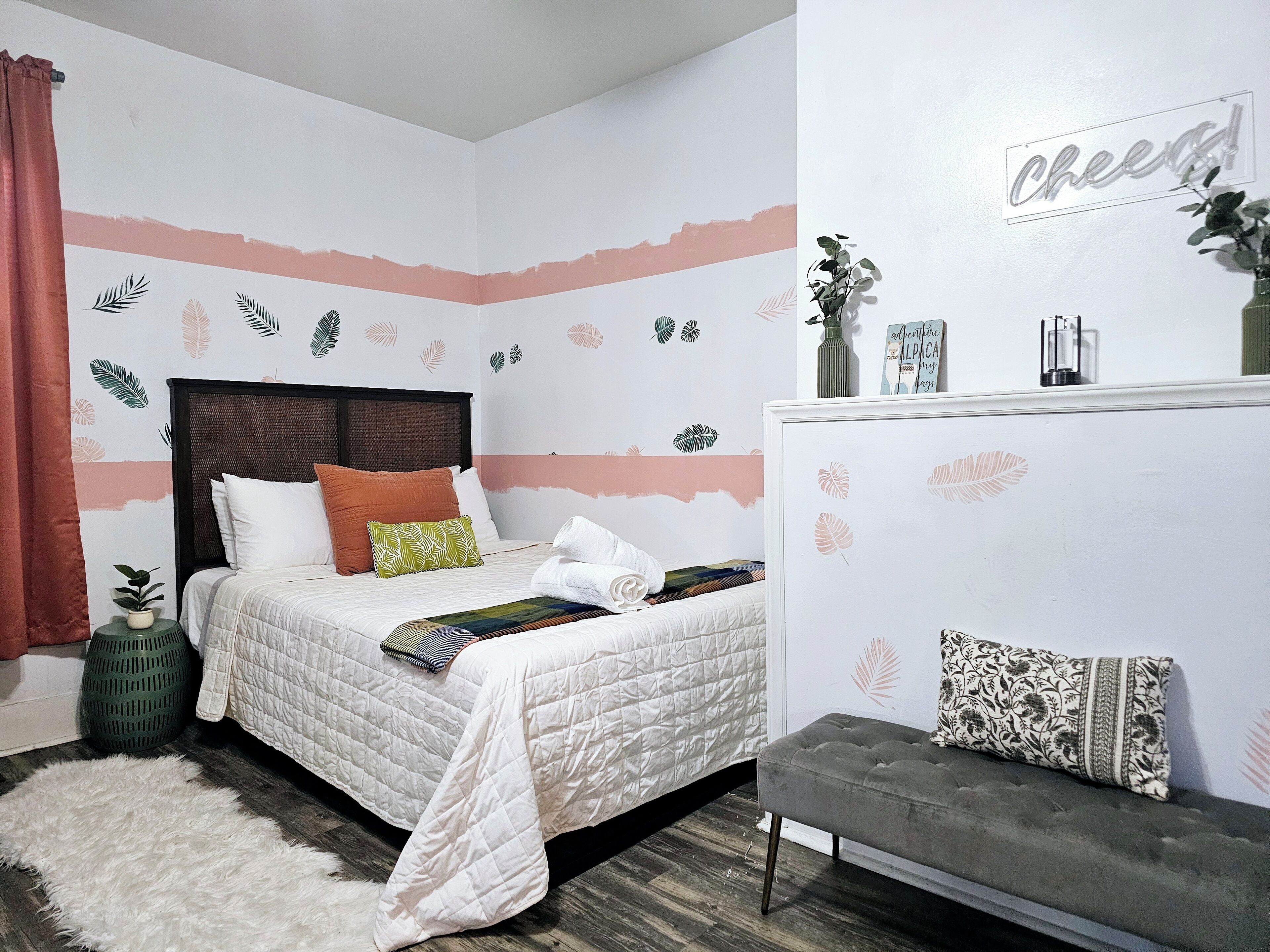 1 chambre, fer et planche à repasser, lit parapluie, Wi-Fi gratuit